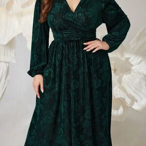 Elegant Green Velvet Dress